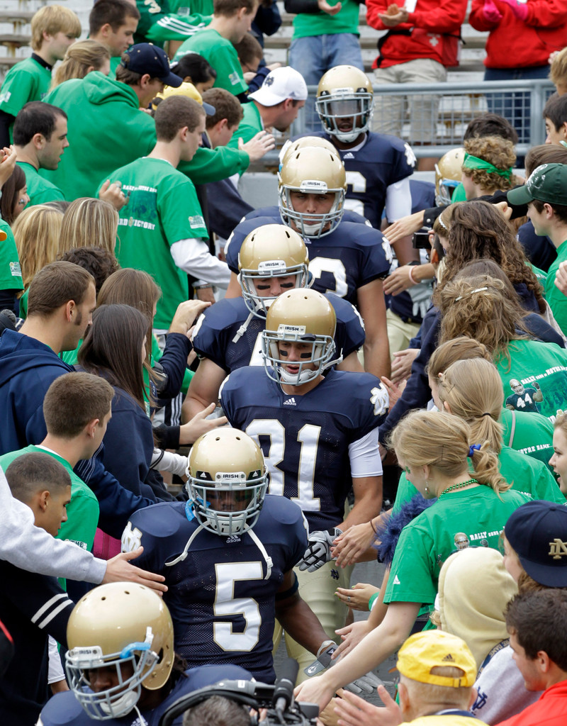 Notre Dame Falls to No. 16 Stanford, 37-14 (AP)