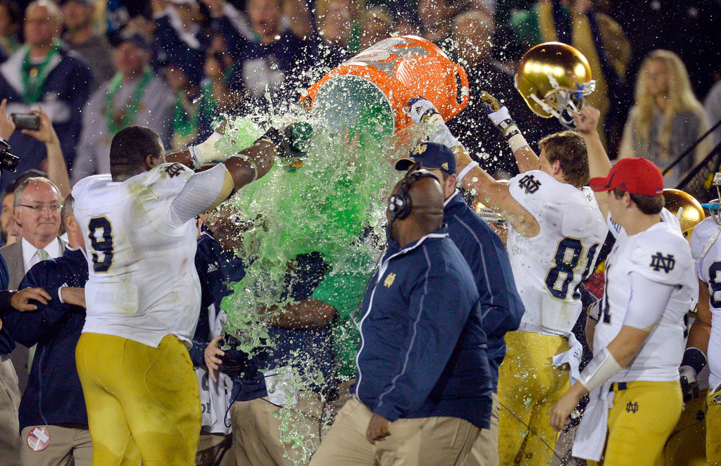 No. 1 Irish Top USC 22-13 to Finish Perfect Regular Season (AP)