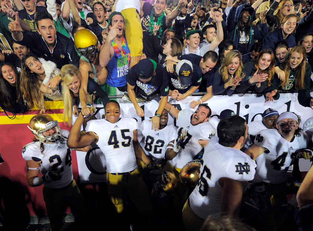 No. 1 Irish Top USC 22-13 to Finish Perfect Regular Season (AP)