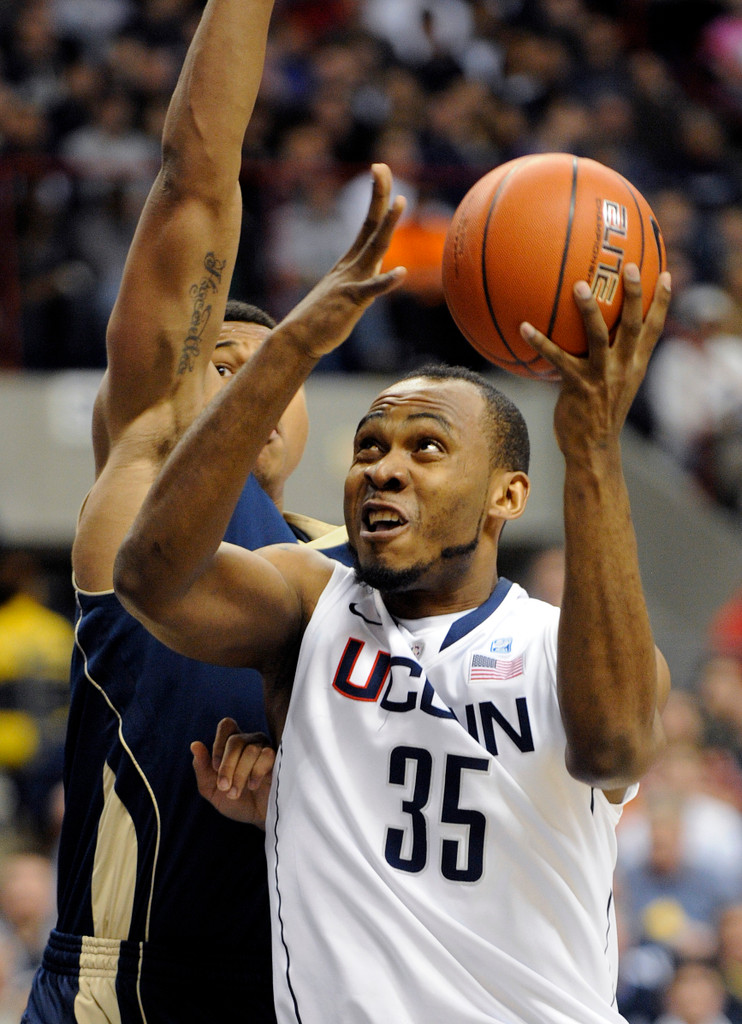 AP Photos: No. 8 Notre Dame at No. 16 Connecticut