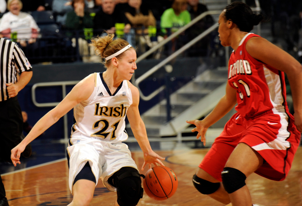 Diggins, Novosel Spark No. 2 Notre Dame's Rout of Hartford (AP)