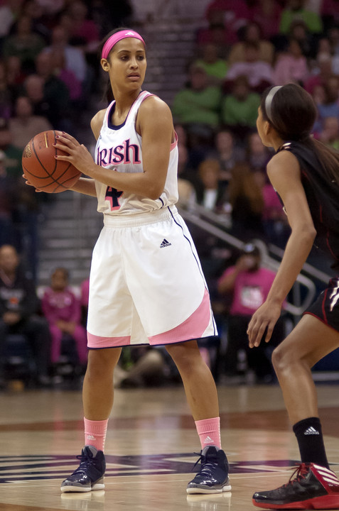 Notre Dame Women's Basketball tops Cincinnati on 02-02-2013