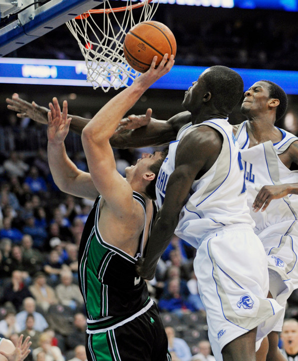 Notre Dame Rolls to Win at Seton Hall