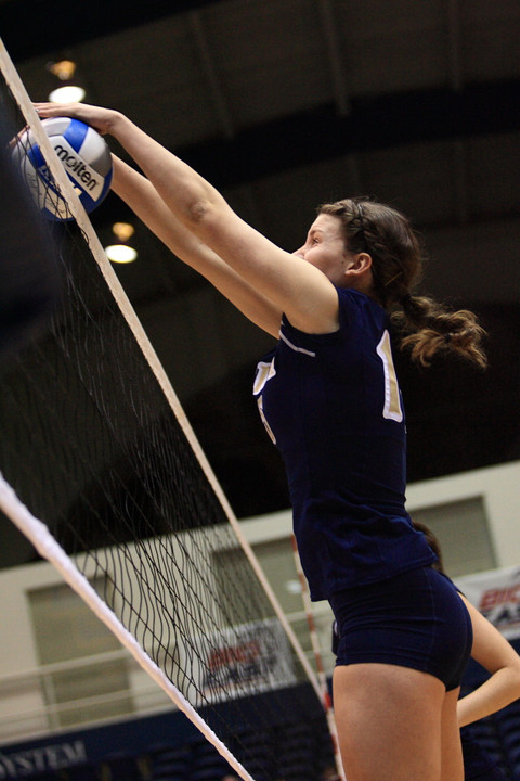 Sophomore Kristen Dealy
