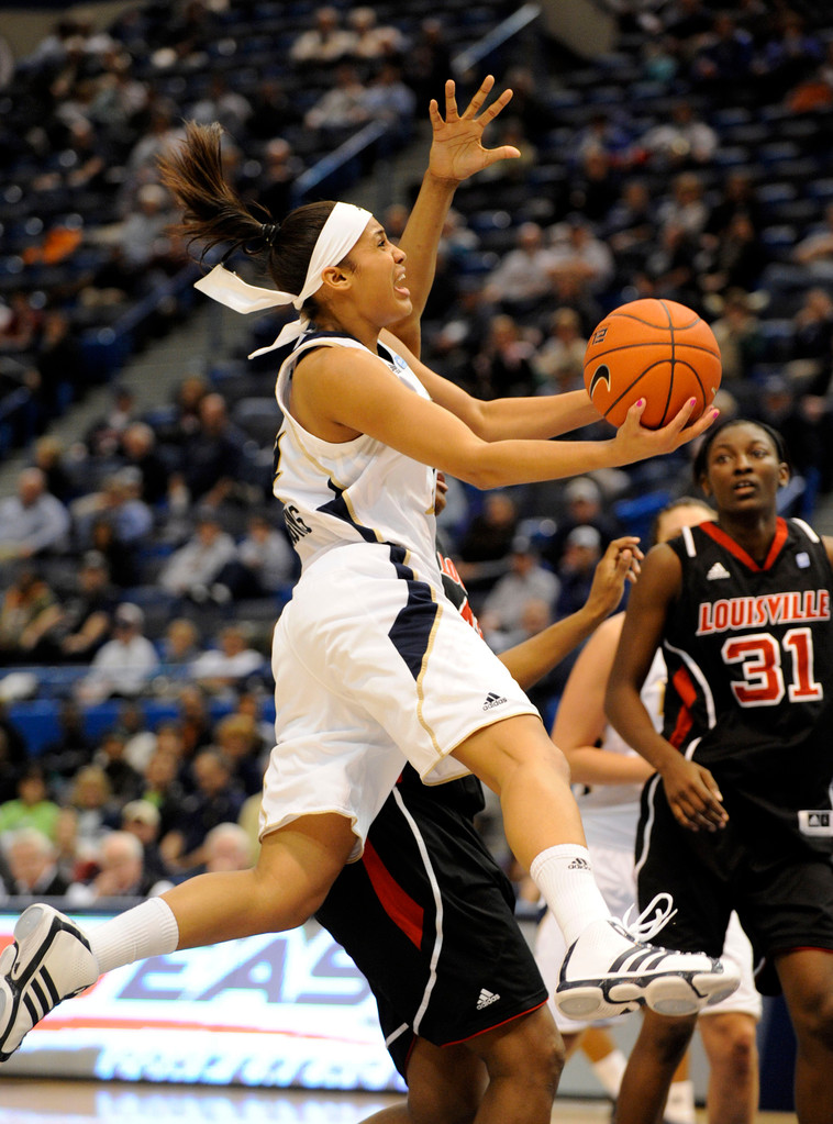 AP Photos: No. 7 Notre Dame vs. Louisville