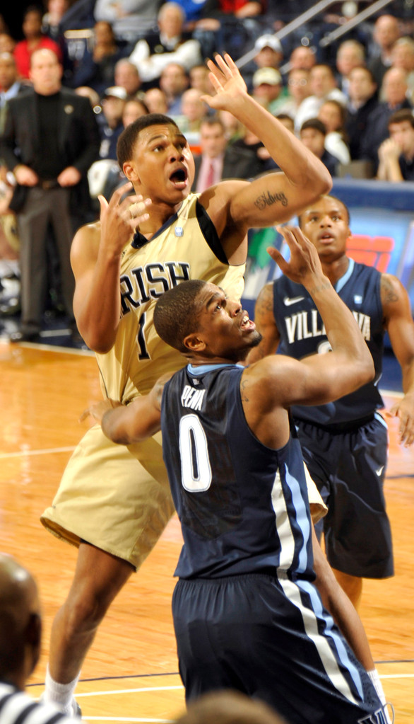 High Scoring Leads No. 8 Irish Past No. 19 Villanova, 93-72 (AP)