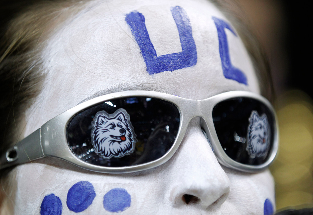 Irish Advance to Final, Topple Top-Ranked UConn 72-63 (AP)