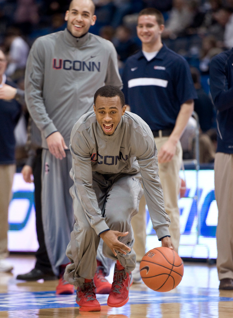 Second Half Surge Pushes Irish Past No. 24 UConn, 50-48 (AP)