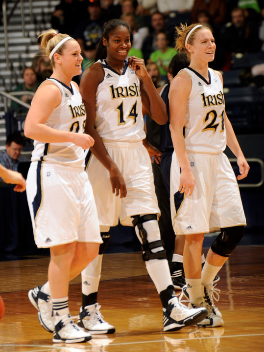 Irish Race Past Longwood, 92-26 (AP)