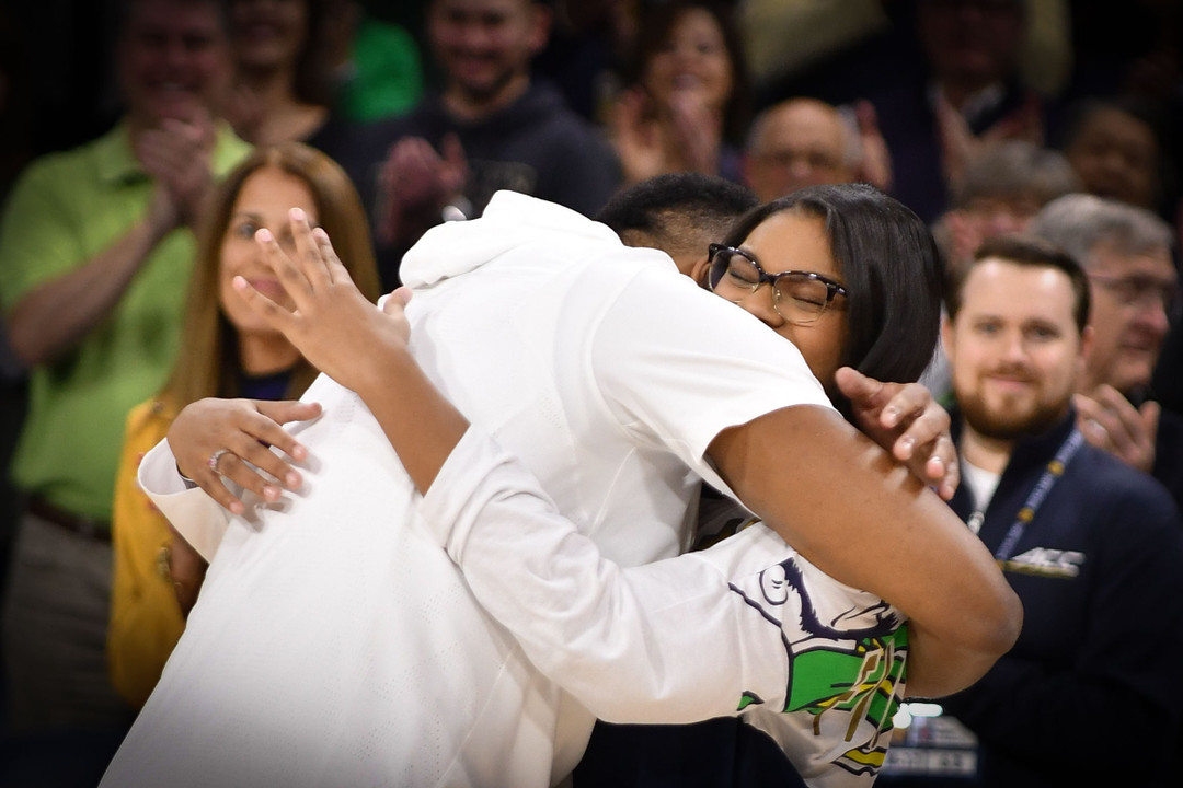 Notre Dame Fighting Irish - Official Athletics Website