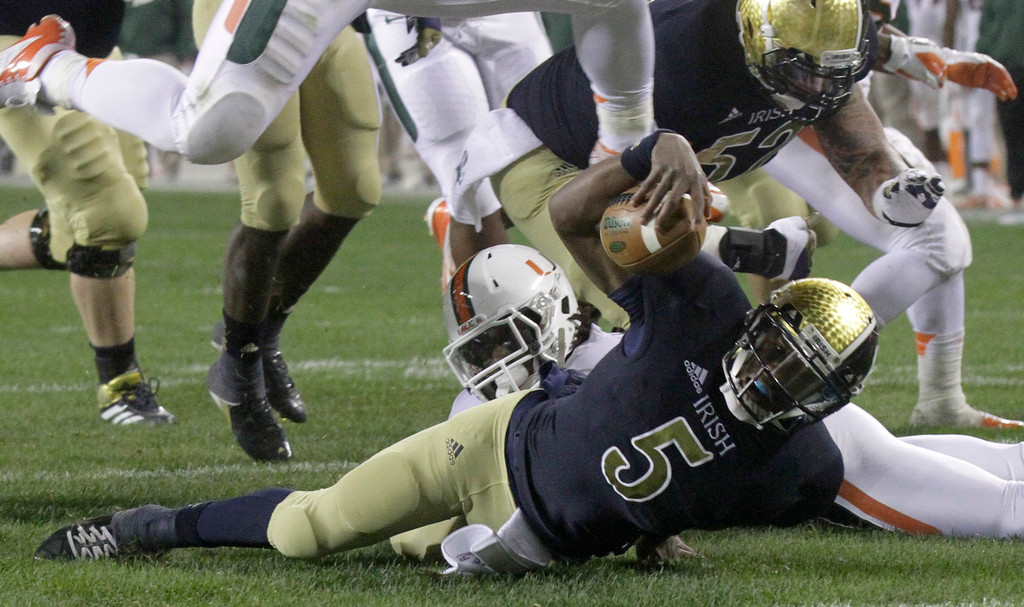 No. 9 Irish Remain Undefeated, Overpower Miami 41-3 (AP)